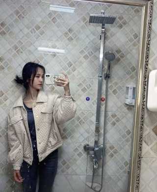 风情万种小嫩妹《可上门》